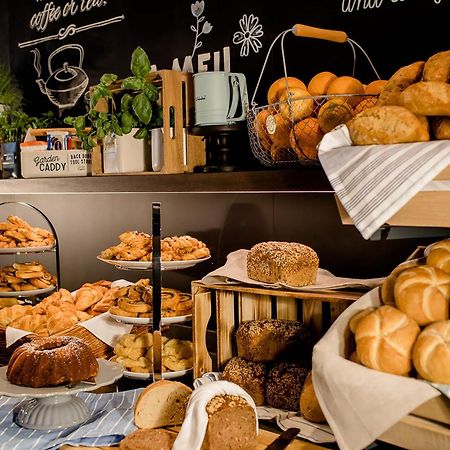 Motel One Freiburg Екстериор снимка