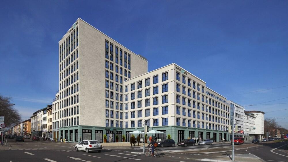 Motel One Freiburg Екстериор снимка