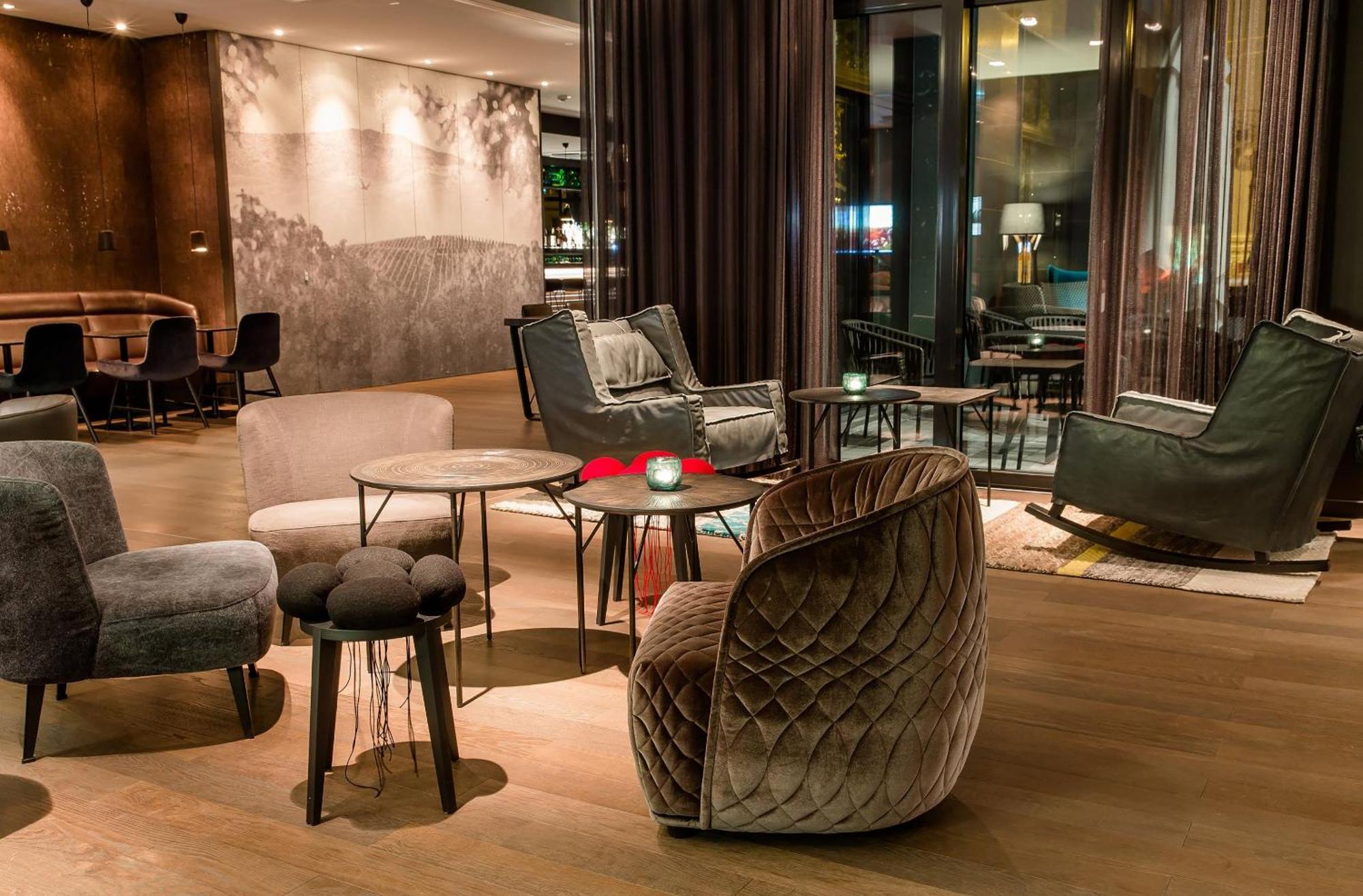 Motel One Freiburg Екстериор снимка